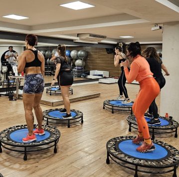 Power Jump: como funciona a aula e quais são os benefícios do treino no mini trampolim?